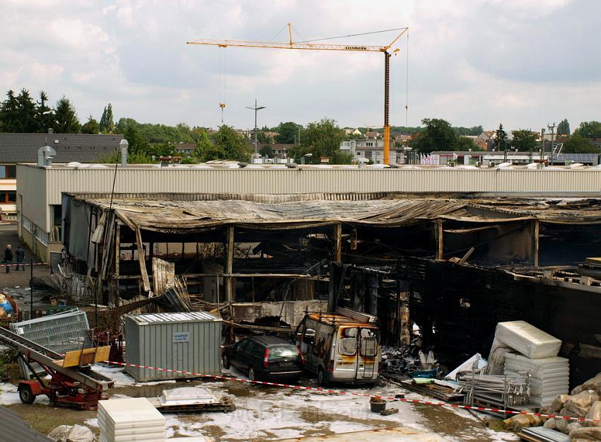 Feuer Halle Siegburg Gewerbegebiet Zange P297.JPG